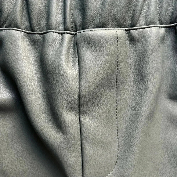 BUNDLE: (1) Bagatelle pleather shorts, (1) Shein tee, (1) wood heart earrings - Picture 4 of 16